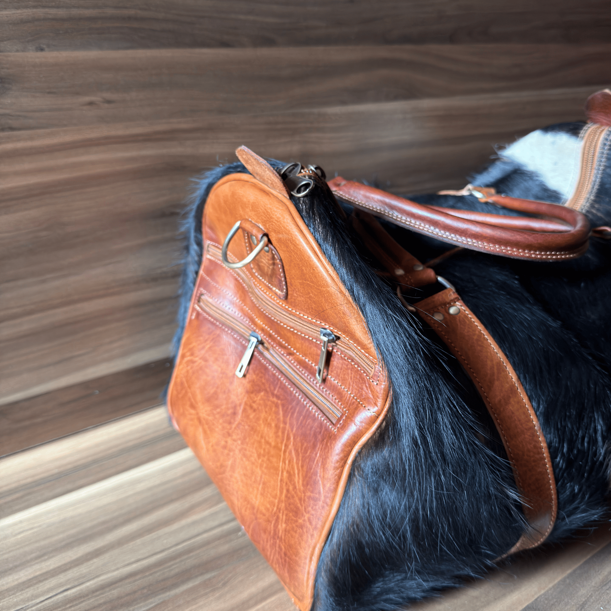 Travel Bag Fluffy Fur Cowhide Leather Adjustable Straps Vintage Style-2